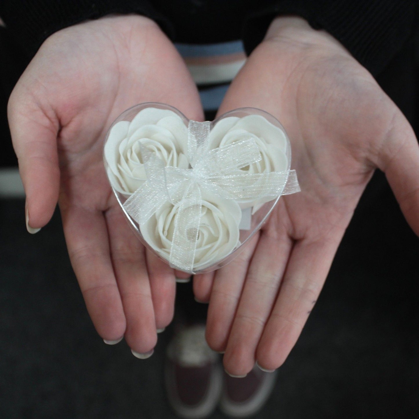 Set 3 Rosas de Jabón Blancas · Caja Corazón