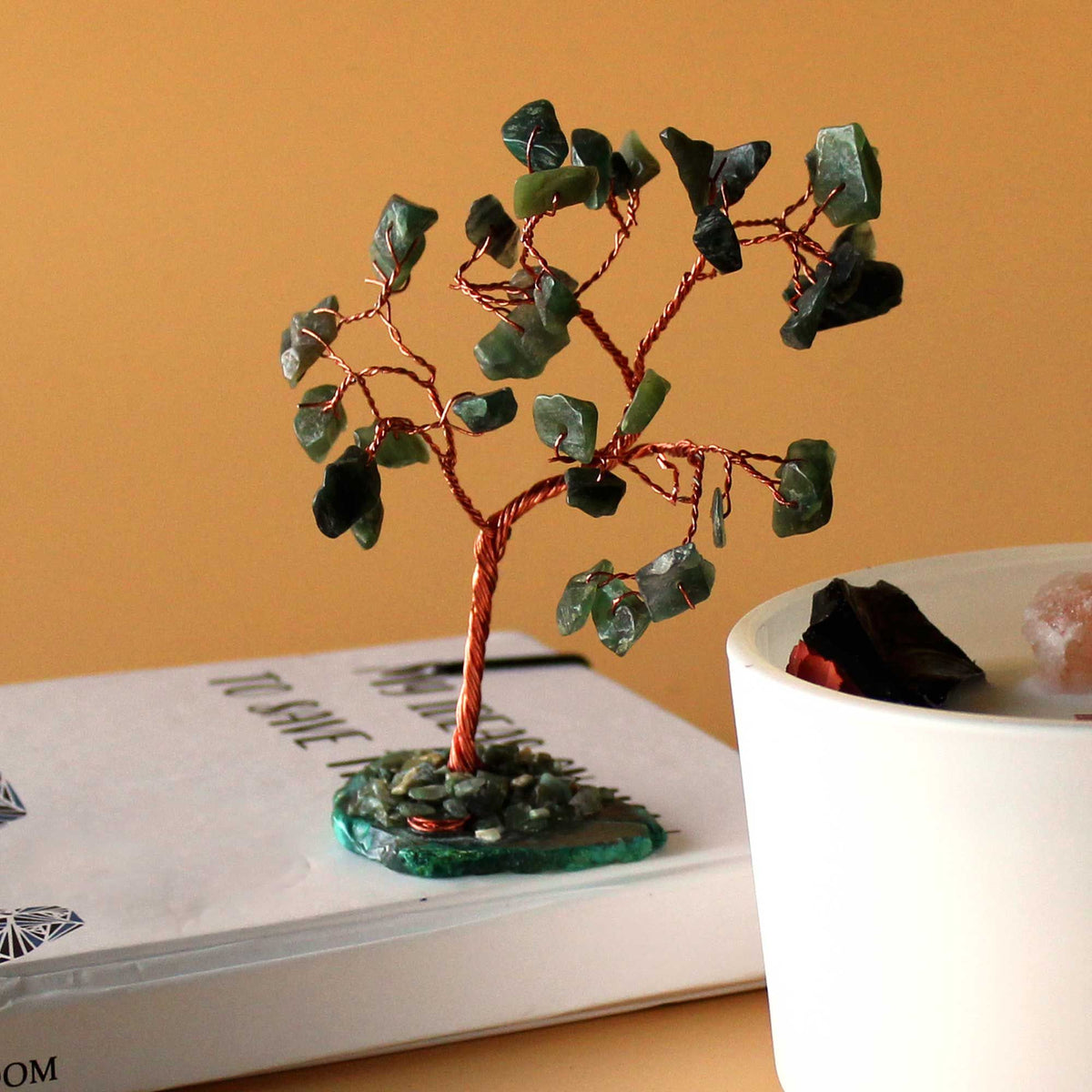 Árbol de piedras preciosas: Aventurina verde sobre base de ágata verde (35 piedras) - Gemstone Wishing Trees