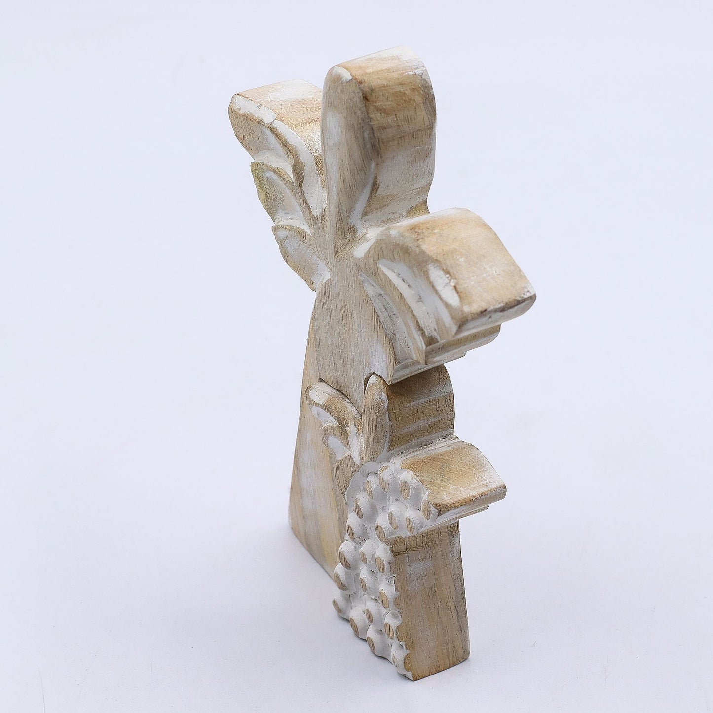Ángel de madera de mango en Ángel - lavado blanco