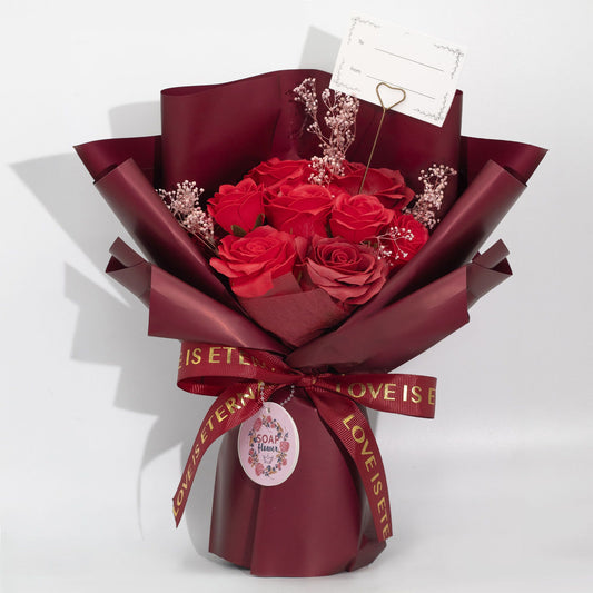 Bouquet de roses rouges en savon · «L'amour est éternel» · Avec carte