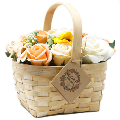 Ramo de Flores de Jabón en Cesta de Mimbre Grande · Naranja
