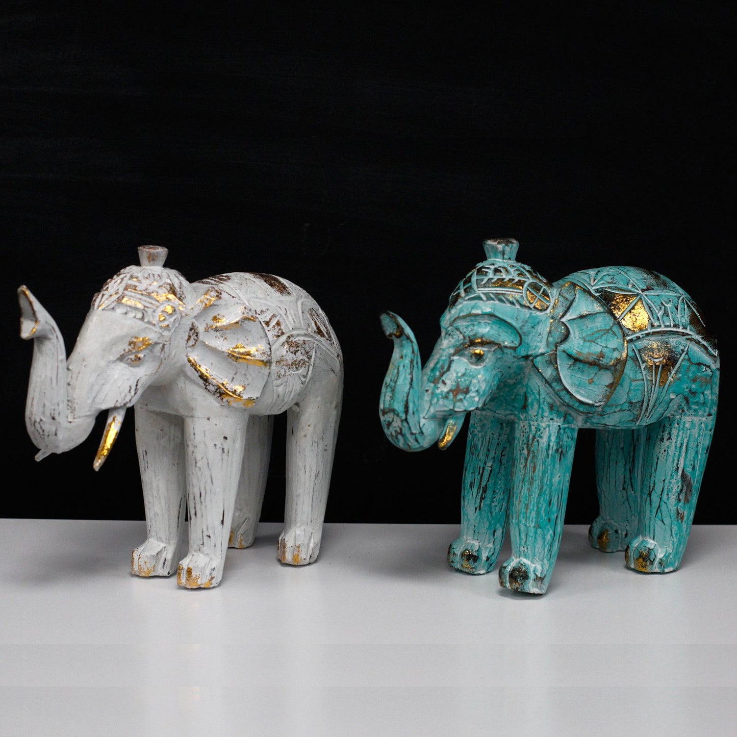 Elefante Tallado en Madera - Oro Blanco