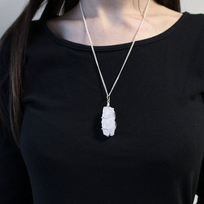 Collar de gemas envueltas en espiral - Opalita en bruto