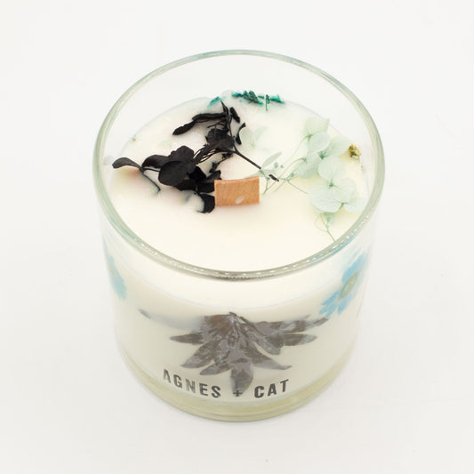 Agnes + Cat Vela de Cera de Soja Botánica - Sal marina y musgo - Agnes + Cat Velas botánicas de cera de soja, Cruelty Free