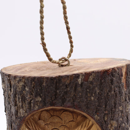 Cara de tronco de árbol - Casa para aves - Búho sabio