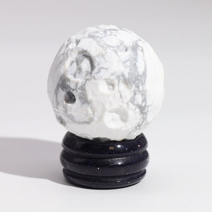 1x Planeta Howlite Blanco con Soporte Solar (LUA) - 40mm - Planetas de piedras preciosas con apoyo solar