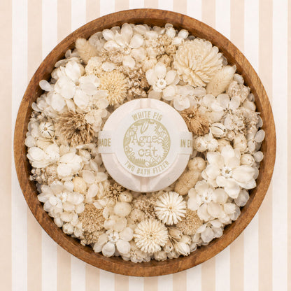 Conjunto regalo de pastillas efervescentes para baño Agnes + Cat con aroma a bayas y higo