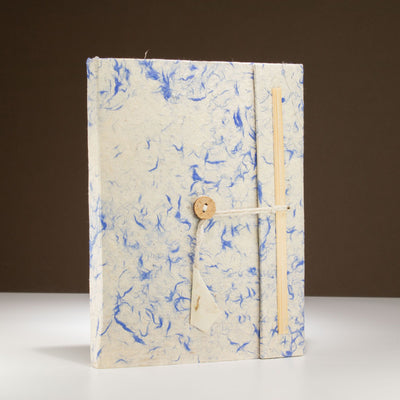 Grand carnet en coton Lokta mélangé bleu (21x15cm) - 45 feuilles - marque-page inclus