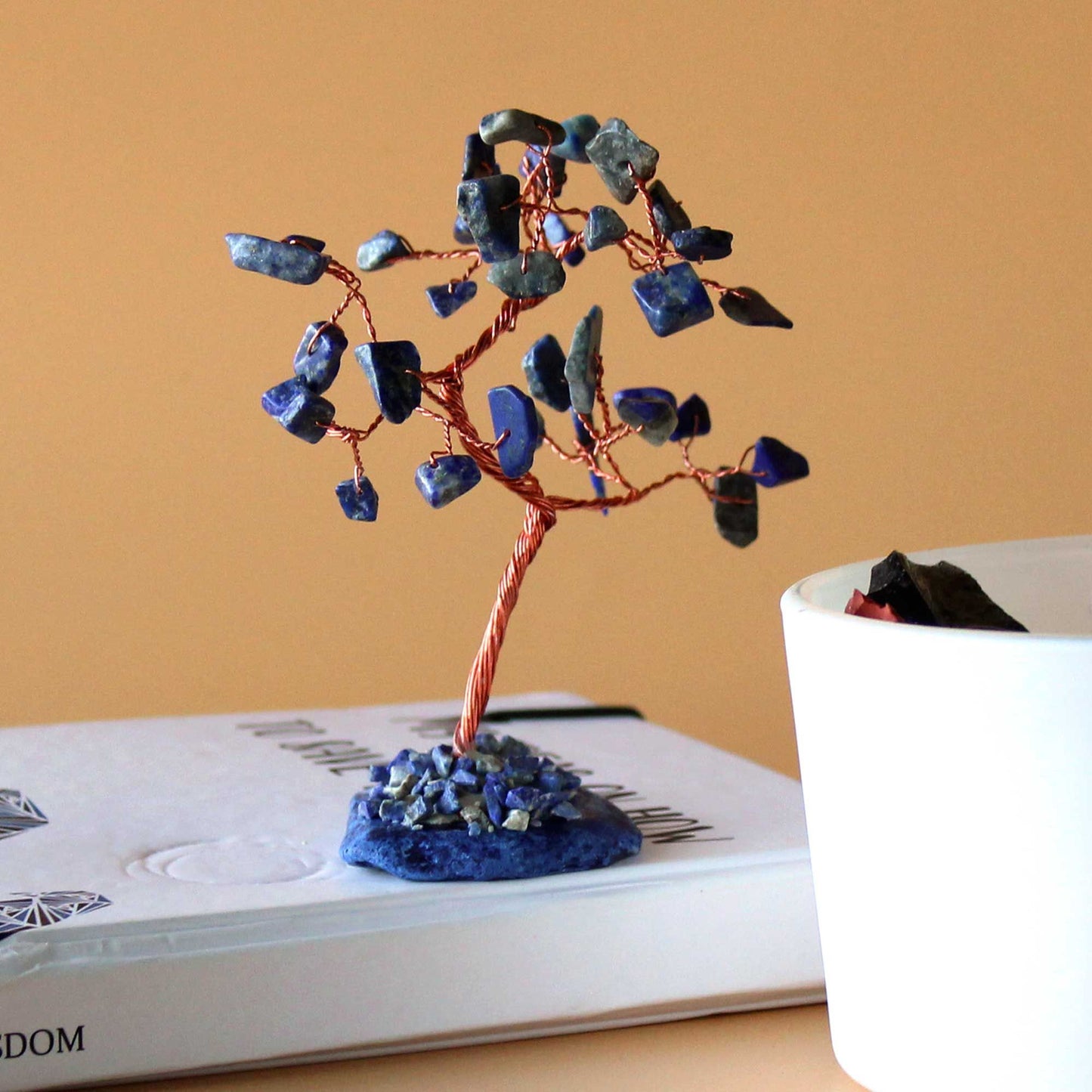 Árbol de piedras preciosas: Sodalita sobre base de ágata azul (35 piedras) - Gemstone Wishing Trees