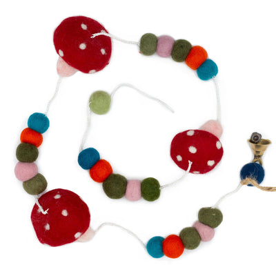 Décoration Murale en Feutre - Champignons à Chapeau Rouge