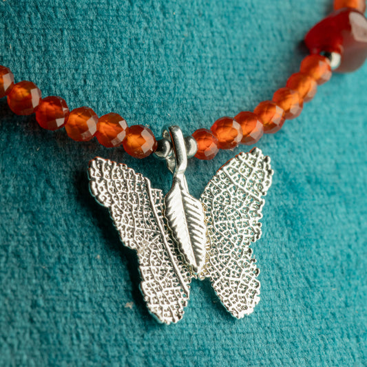 Collar de gema de rubí Nymph con colgante de mariposa hecho con una hoja real | Collares de gemas ninfa - Colgante de maripos