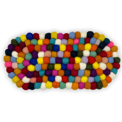 Tapete central ovalado de bolas de fieltro - 38 x 18 cm, multicolor