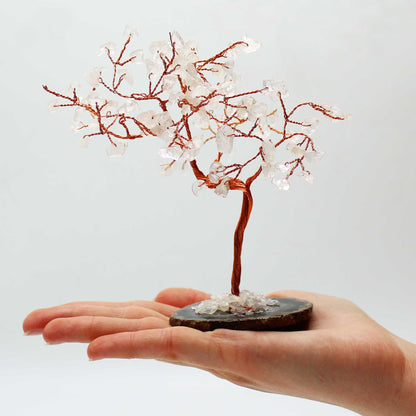 Árbol de piedras preciosas grande: Cuarzo de roca sobre base de ágata negra (100 piedras) - Gemstone Wishing Trees