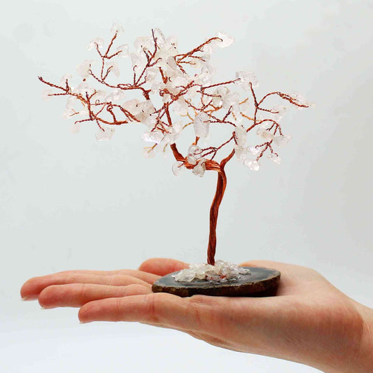 Árbol de piedras preciosas grande: Cuarzo de roca sobre base de ágata negra (100 piedras) - Gemstone Wishing Trees