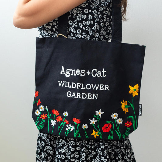 Agnes + Cat Bolso Tote de Jardín con Flores Silvestres - Negro - Bolsas de algodón bordadas por Agnes + Cat