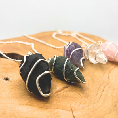 Raw Gemstone Pendulum - Moss Agate - Péndulos Especiales Mágicos