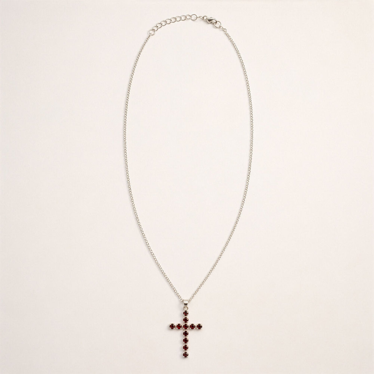 Colgante devocional de la India - bañado en plata (cadena de 45 cm) - crucifijo de granate