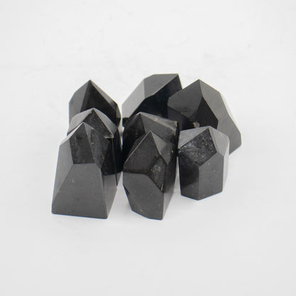 Puntas de gemas aproximadamente 6 cm (0.5 kg) - turmalina de la India (aproximadamente 8 piezas)
