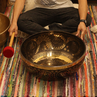 Cuenco Grabado vibracional con patas - 50x20cm (10,7 kg) - Artículos Tibetanos