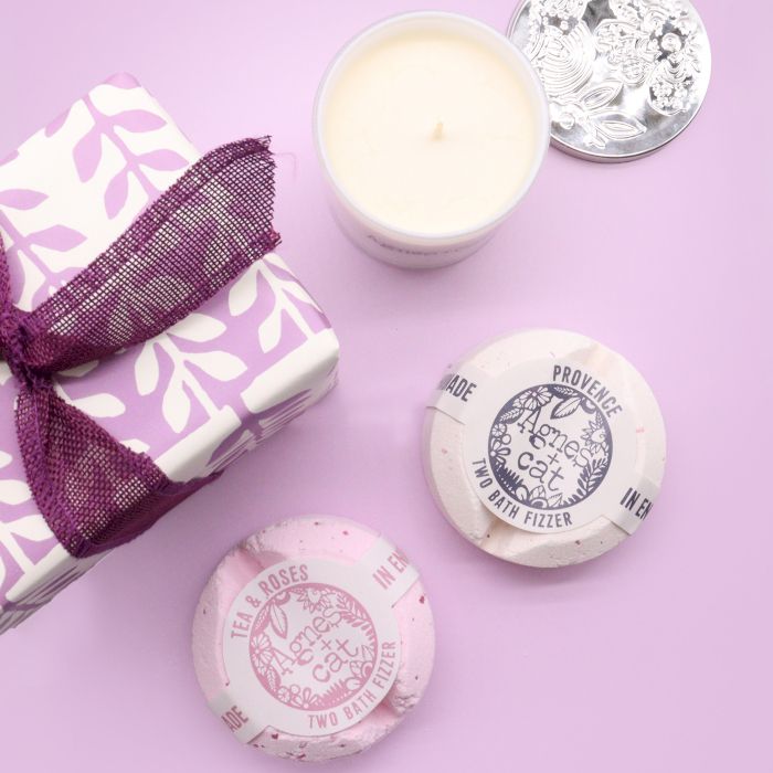 Set de Regalo: Bombas de baños de Provenza & té y rosas+ Vela de Piedra Lunar