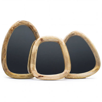 Conjunto de 3 espejos con forma de guijarro - acabado en madera clara