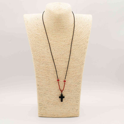 Collar de cordón con colgante de piedra preciosa - Cruz de ágata negra
