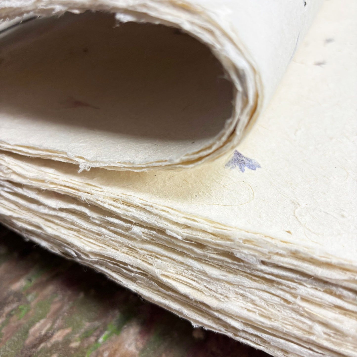 A4 - Papel artesanal Lokta (paquete de 20 hojas) - amarillo caléndula