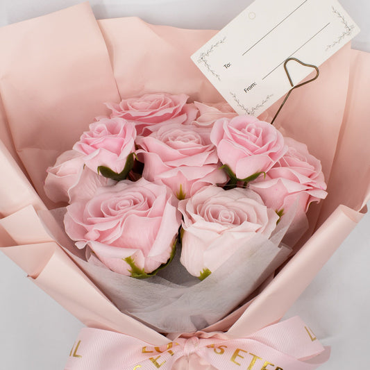 Bouquet de roses en savon roses · «L'amour est éternel» · Avec carte