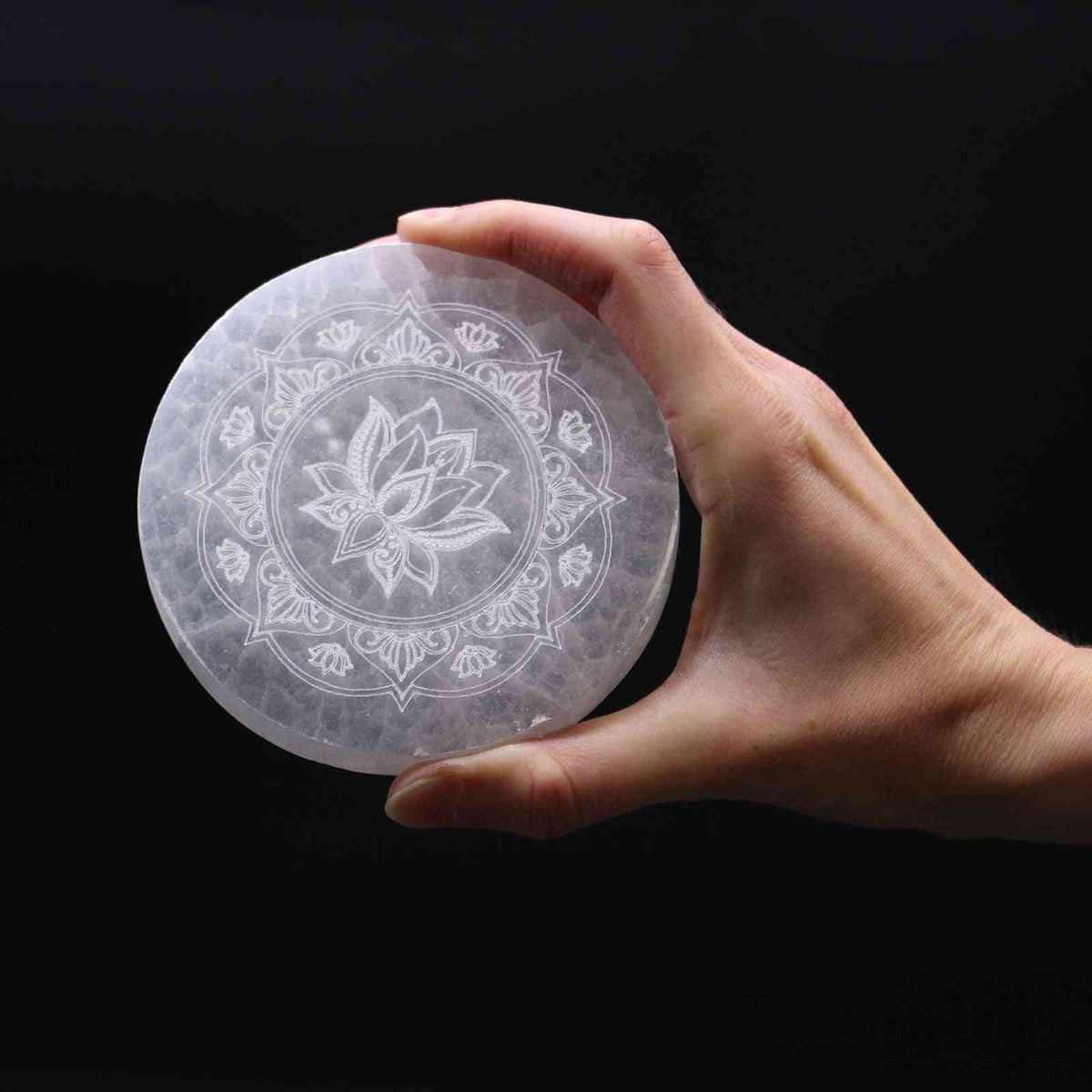 Plato de Carga Mediano 10cm - Lotus Mandala - Placas de Selenita, decoración